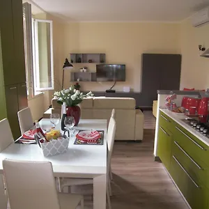 https://casa-molinari-como.it-lombardy.com