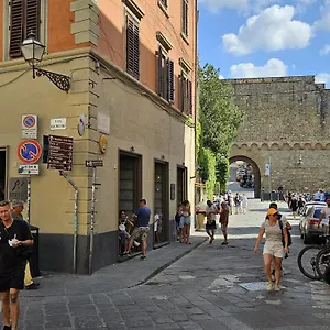 https://charming-house-in-san-niccol.it-tuscanyhotel.com