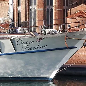 Boat & Breakfast Caicco Freedom Bateau-hôtel